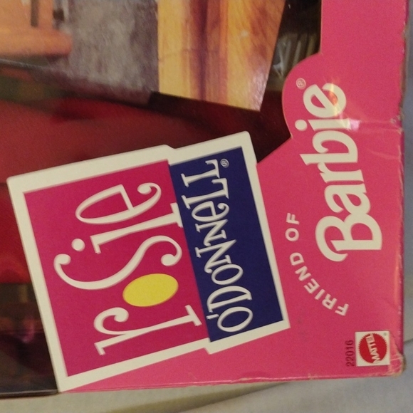 Rosie O'Donnell Friend of Barbie Collectible Doll COPY - Picture 5 of 5